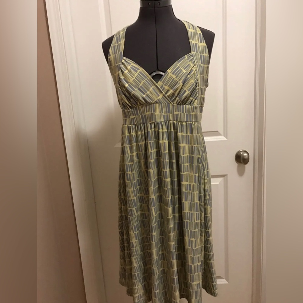 AA Studio Short Party Dress US 14, Yellow and Gray Graphic Print, Plunge Neck
